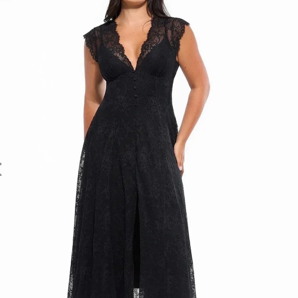 Elegant Black Lace Maxi Dress